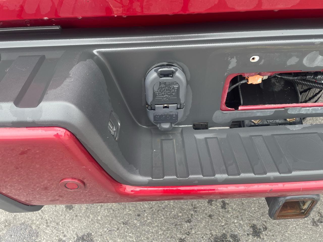 GMC Canyon Denali Crew Cab 4WD Long Box 2020