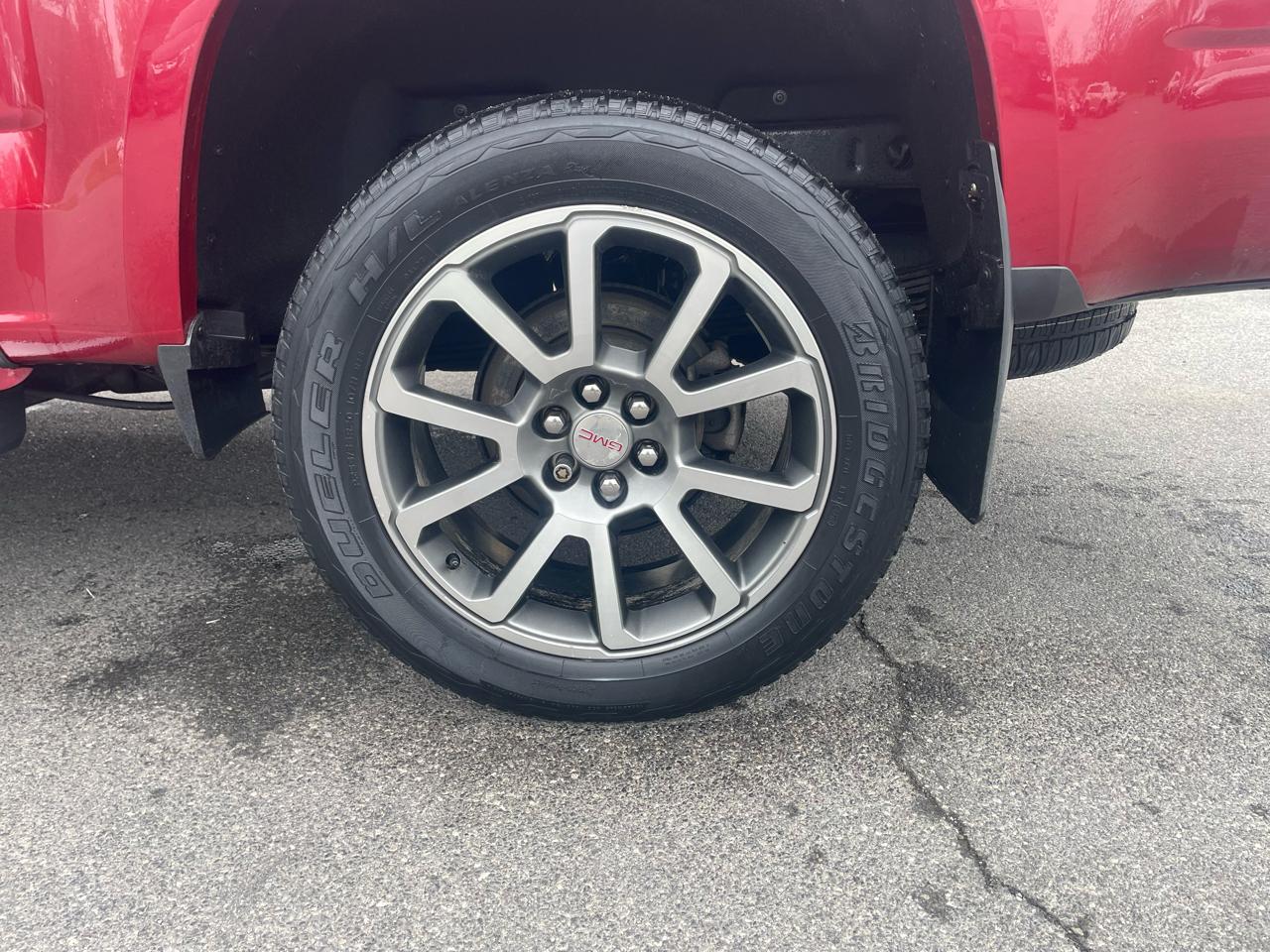 GMC Canyon Denali Crew Cab 4WD Long Box 2020