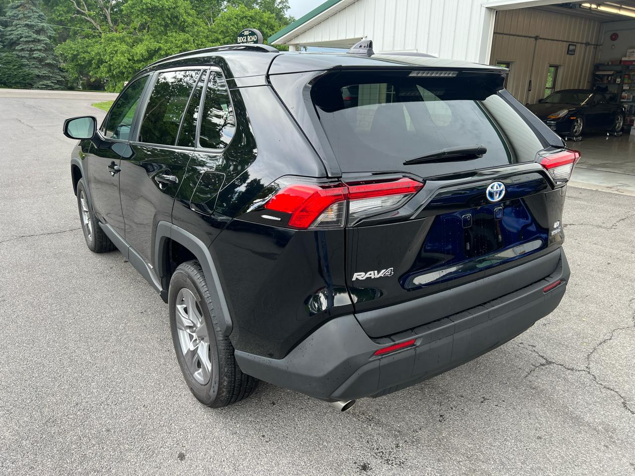 Toyota RAV4 Hybrid Hybrid LE AWD (Natl) 2024