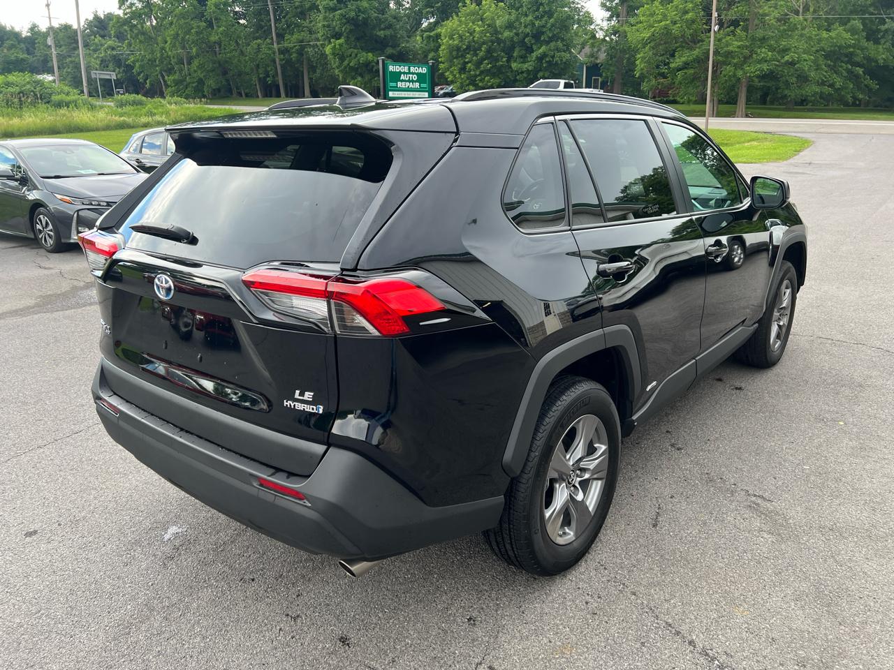 Toyota RAV4 Hybrid Hybrid LE AWD (Natl) 2024