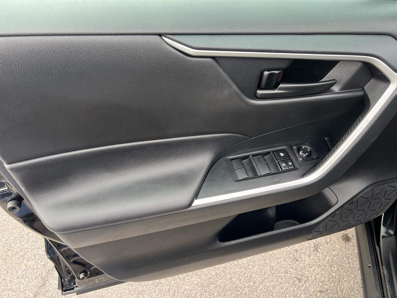 Toyota RAV4 Hybrid Hybrid LE AWD (Natl) 2024