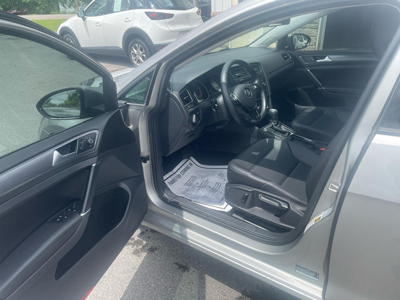Volkswagen Golf TSI SE 6A 2018