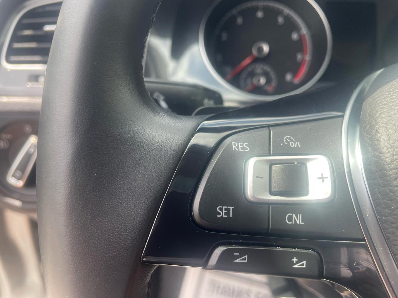 Volkswagen Golf TSI SE 6A 2018