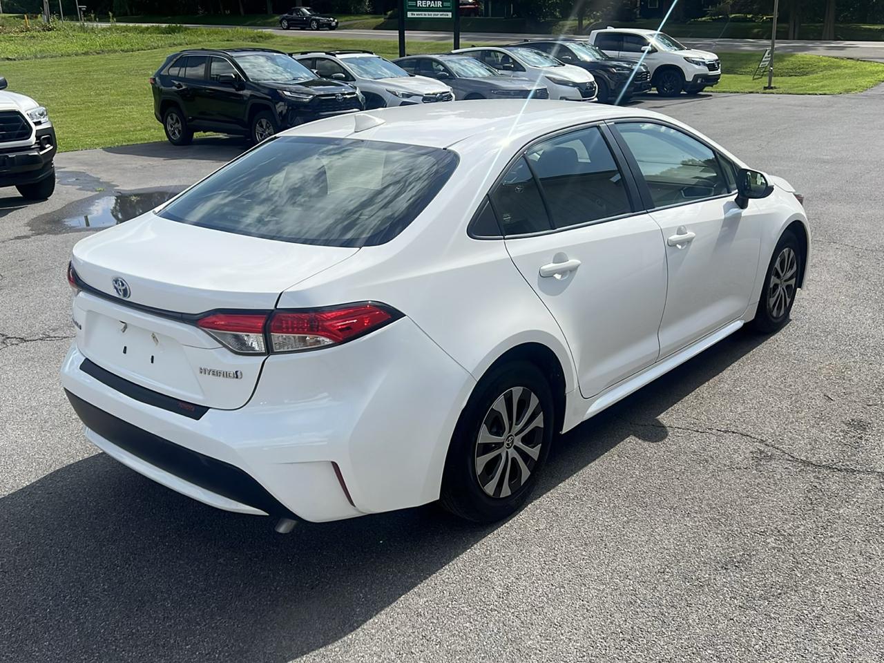 Toyota Corolla Hybrid LE CVT (Natl) 2022
