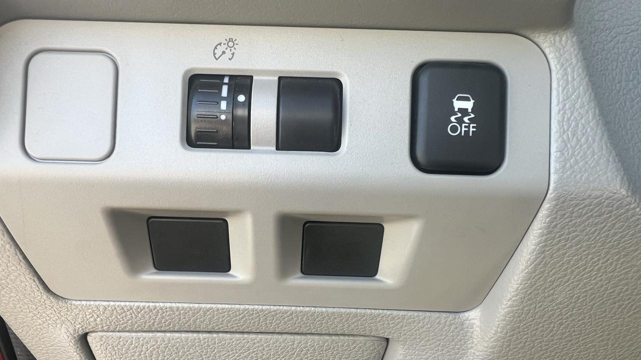 Subaru Forester 4dr CVT 2.5i Premium PZEV 2015