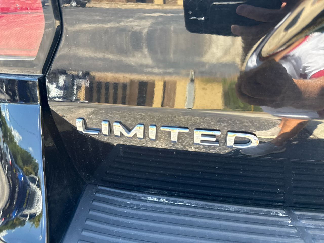 2020 Ford Expedition MAX Limited photo 2