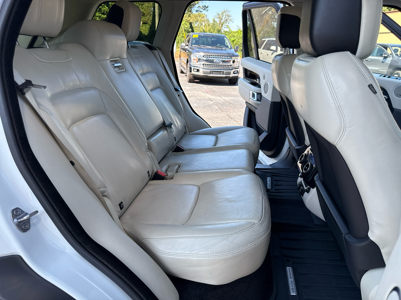 2019 Land Rover Range Rover HSE photo 5