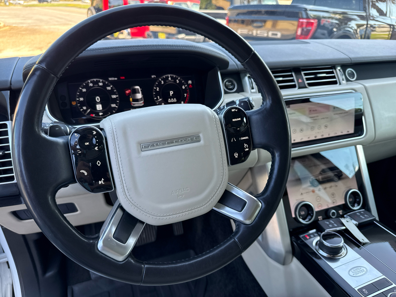 2019 Land Rover Range Rover HSE photo 13