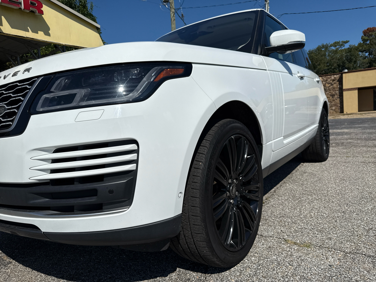 2019 Land Rover Range Rover HSE photo 18