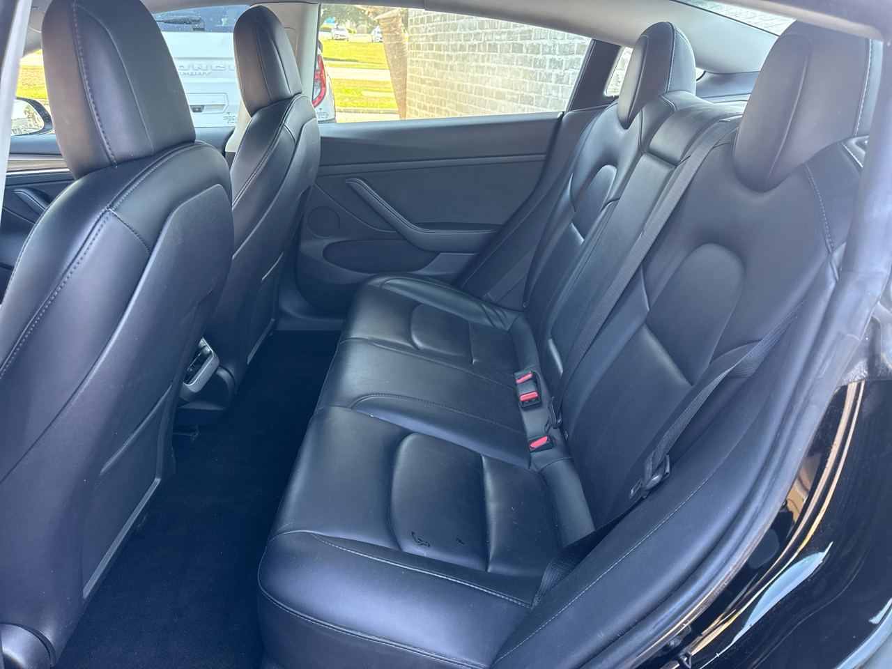 2022 Tesla Model 3 Standard Range Plus photo 3
