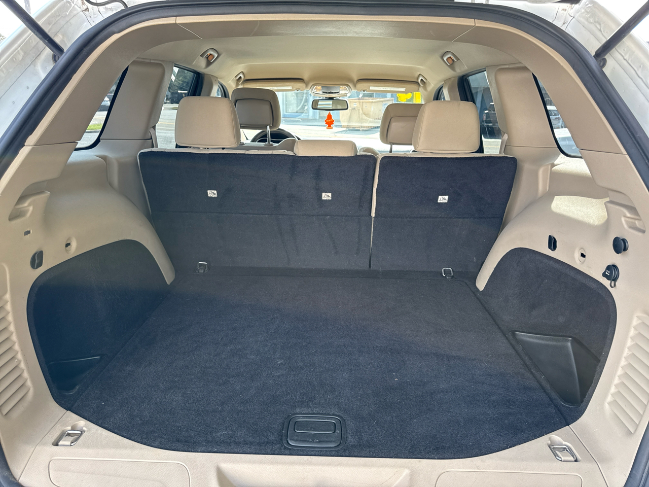 2014 Jeep Grand Cherokee Laredo photo 3