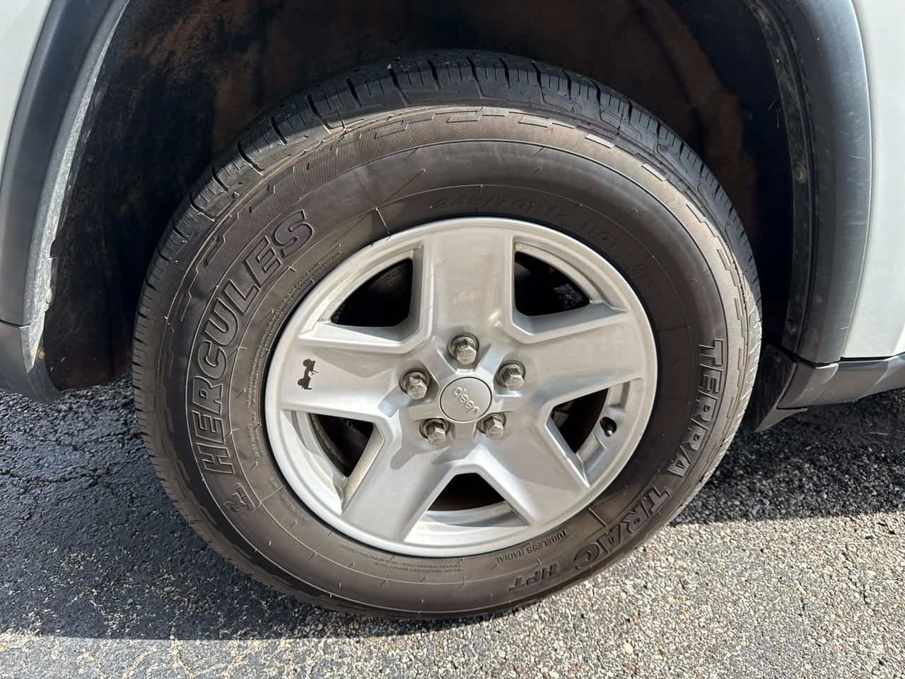 2014 Jeep Grand Cherokee Laredo photo 4