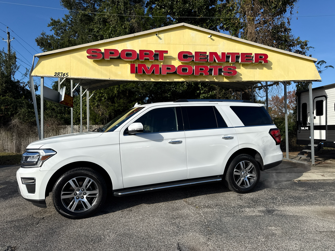 2023 Ford Expedition Limited's photo