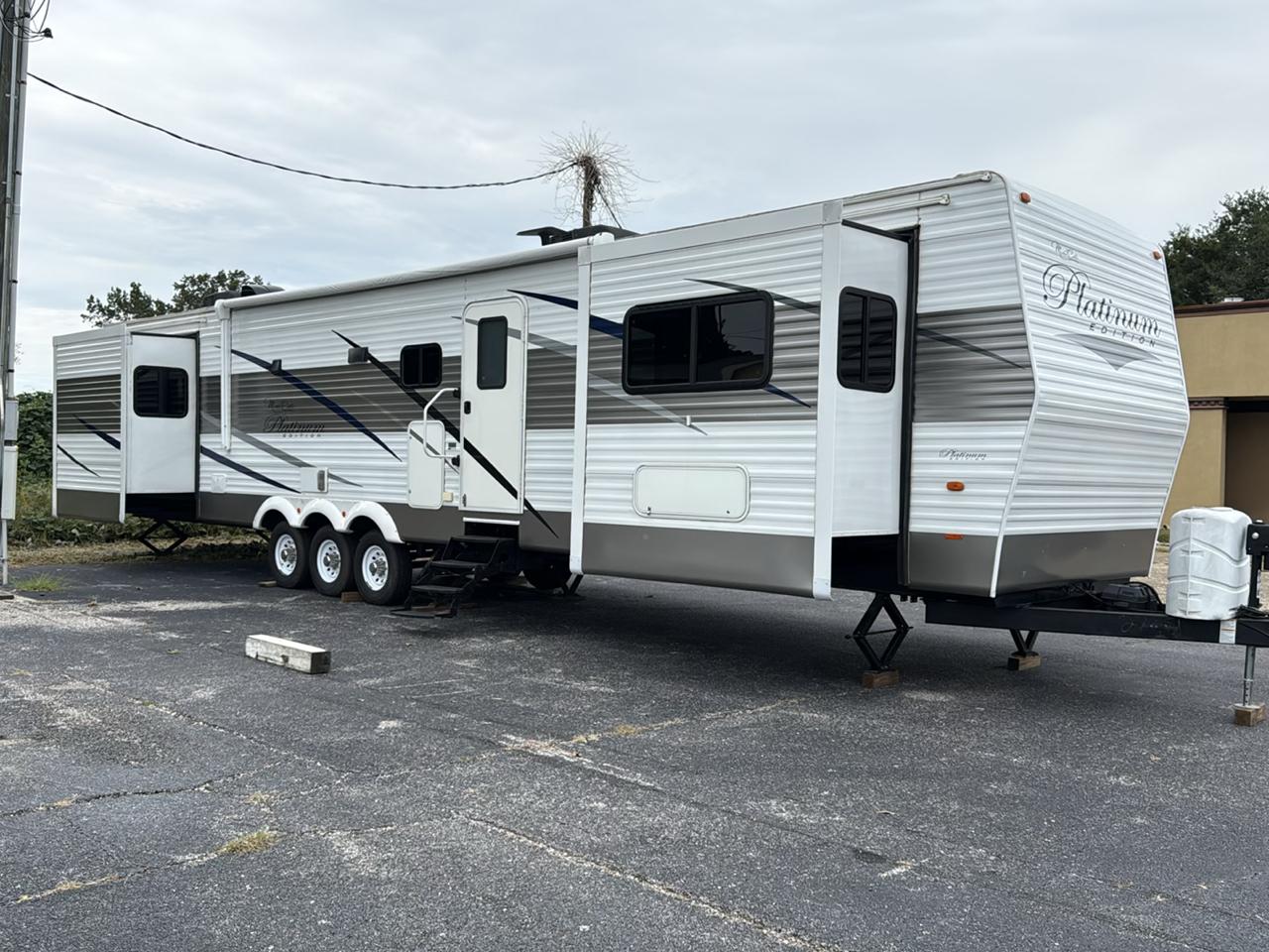 2020 Forest River Trailer Monte Carlo 46PM