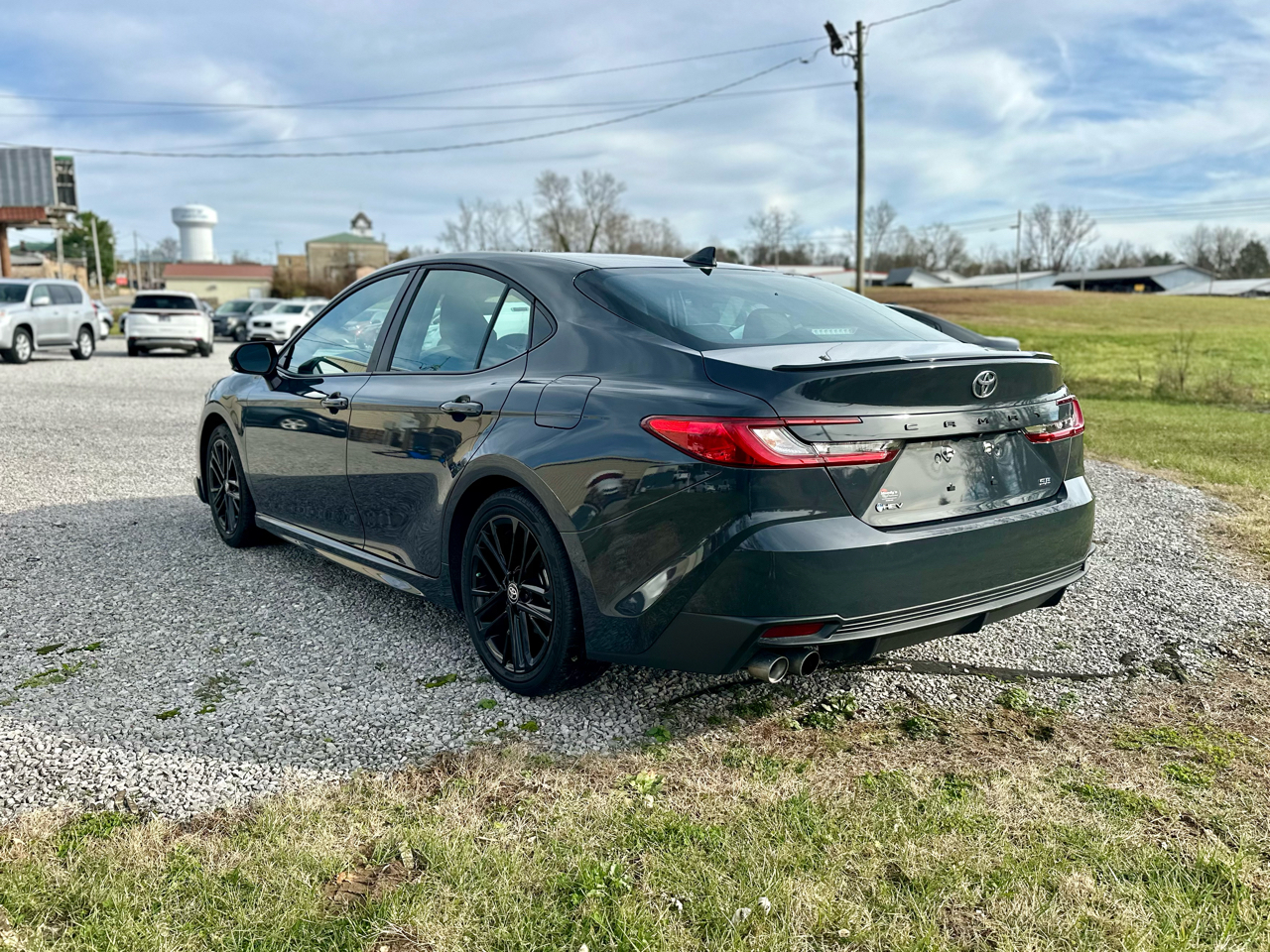 Toyota Camry Hybrid SE 2025