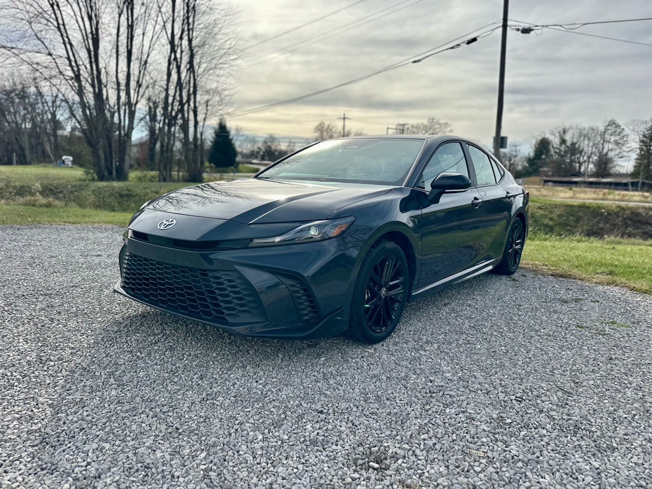 Toyota Camry Hybrid SE 2025