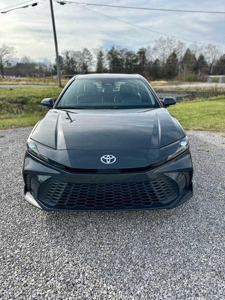 Toyota Camry Hybrid SE 2025