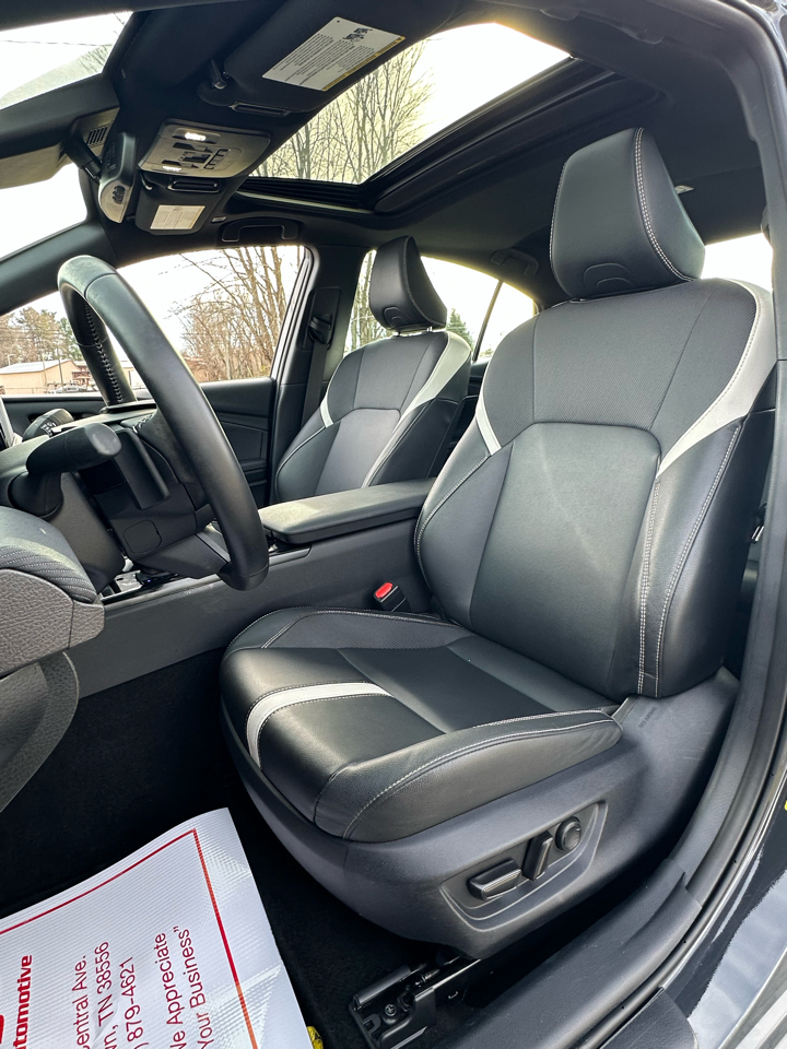 Toyota Camry Hybrid SE 2025