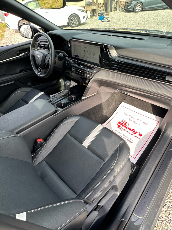 Toyota Camry Hybrid SE 2025