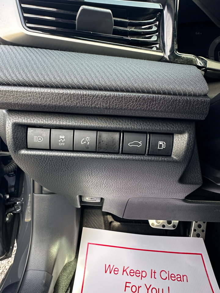 Toyota Camry Hybrid SE 2025