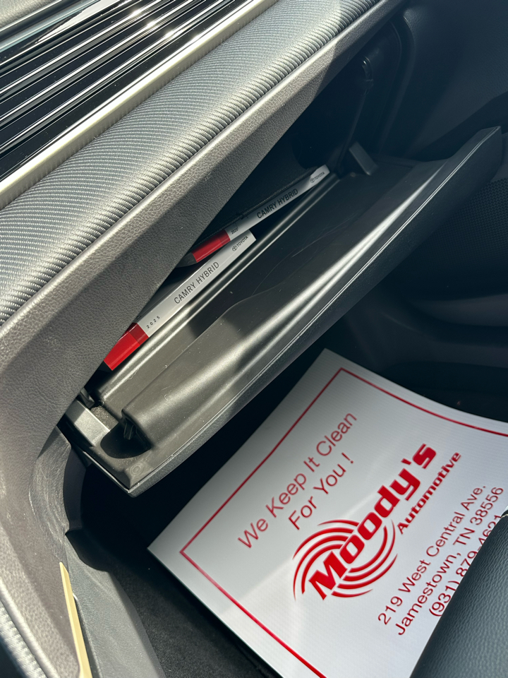 Toyota Camry Hybrid SE 2025