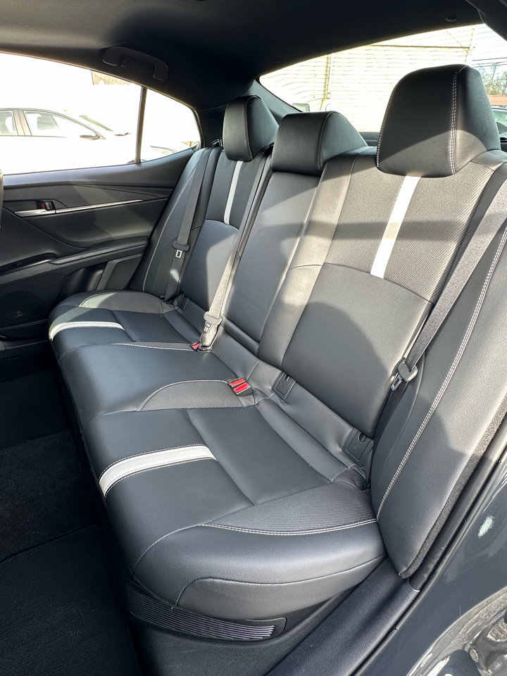 Toyota Camry Hybrid SE 2025