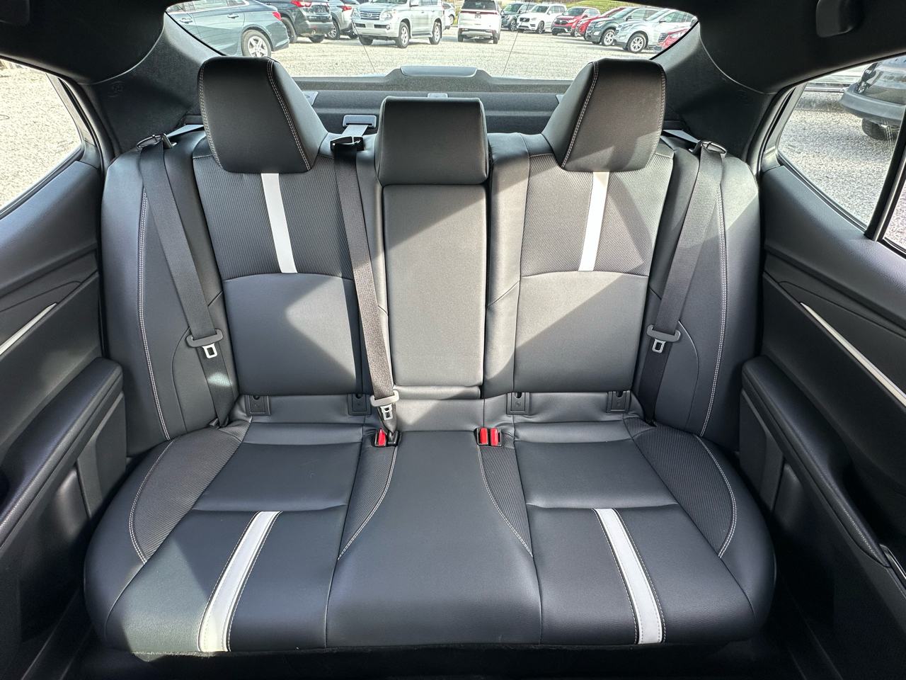 Toyota Camry Hybrid SE 2025