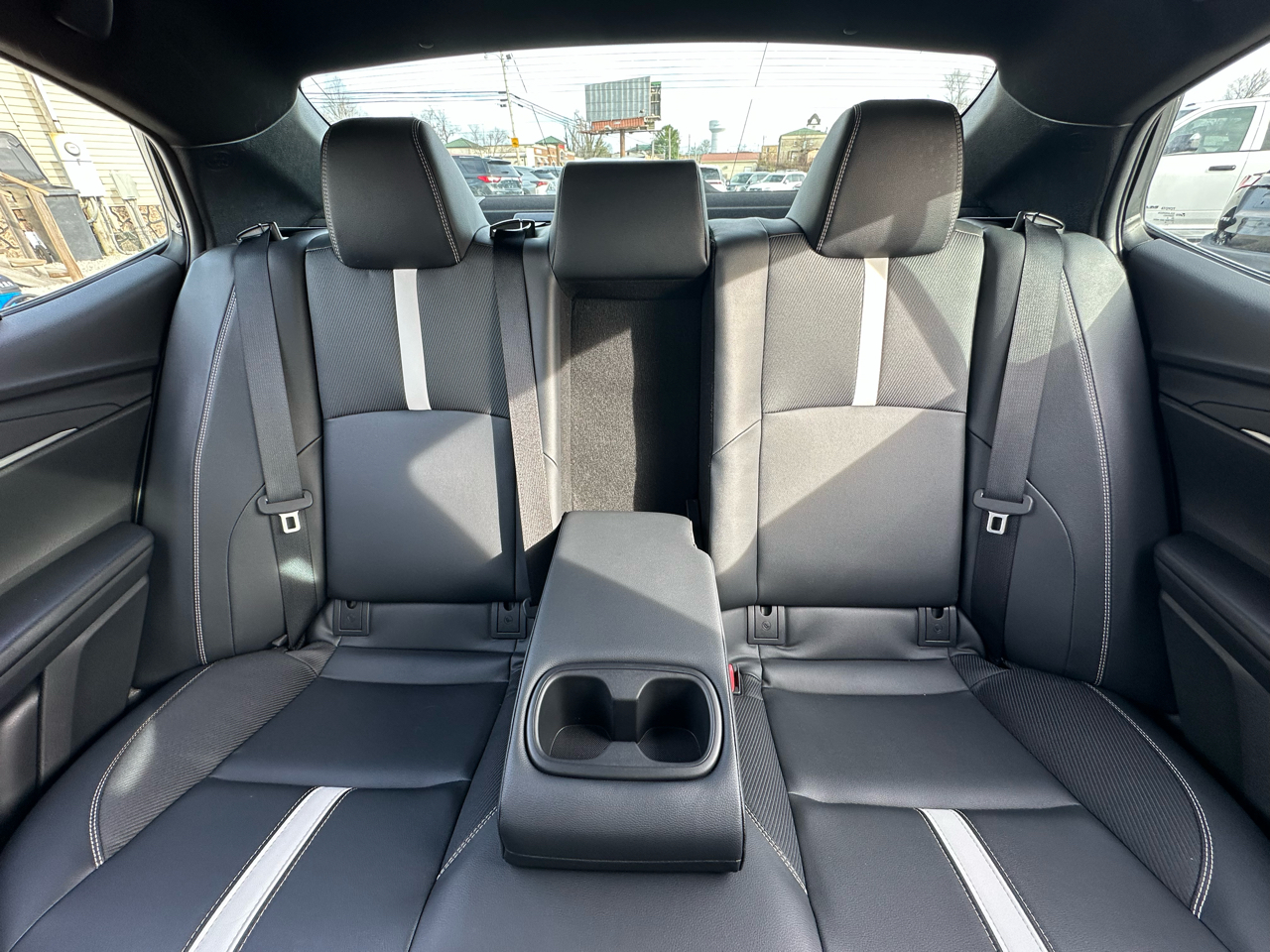 Toyota Camry Hybrid SE 2025