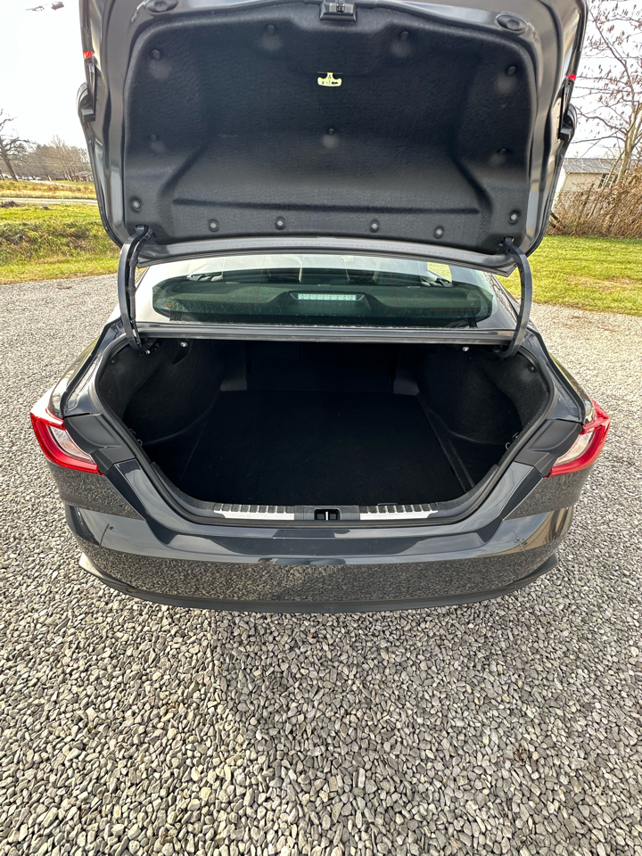 Toyota Camry Hybrid SE 2025