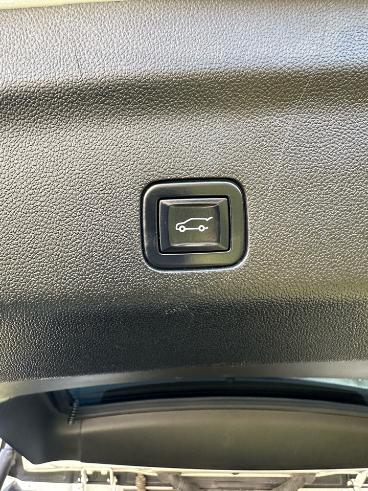 Chevrolet Suburban Premier 4WD 2023