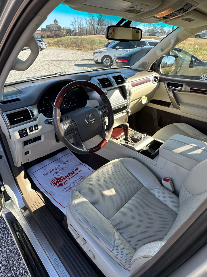 Lexus GX 460 Sport Utility 2010
