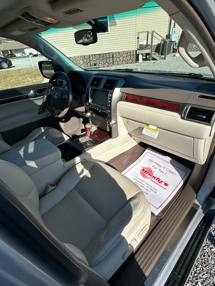 Lexus GX 460 Sport Utility 2010