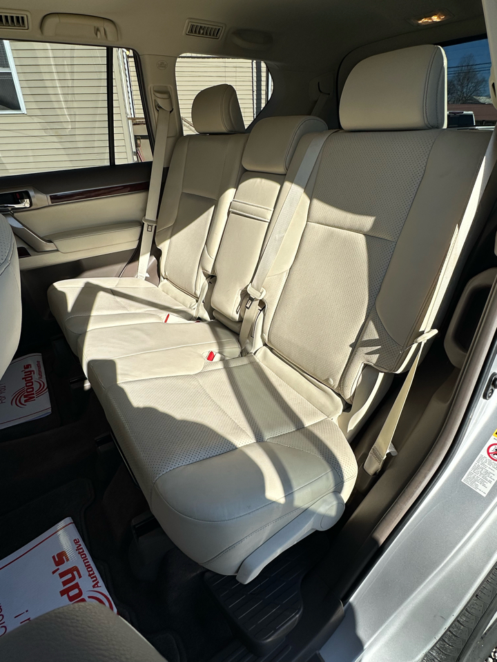 Lexus GX 460 Sport Utility 2010