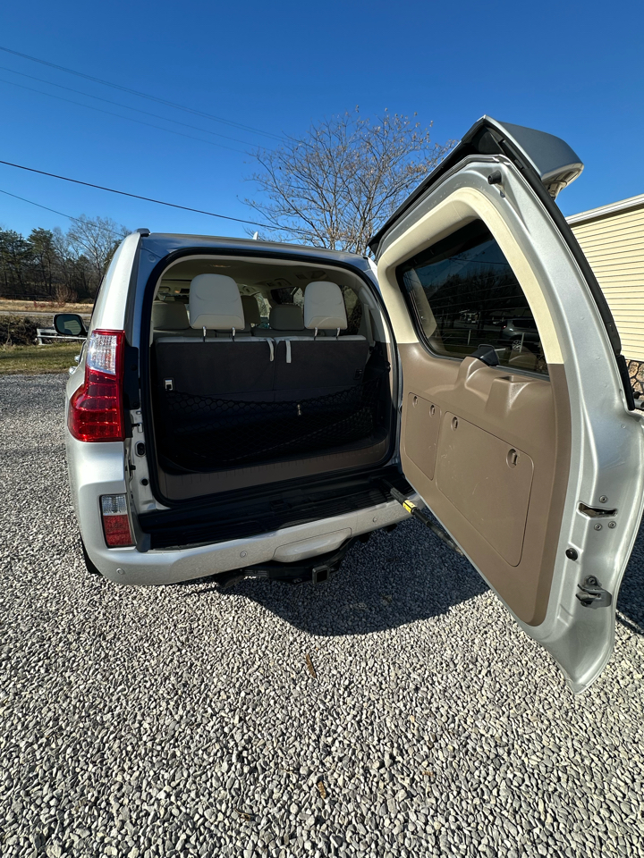 Lexus GX 460 Sport Utility 2010