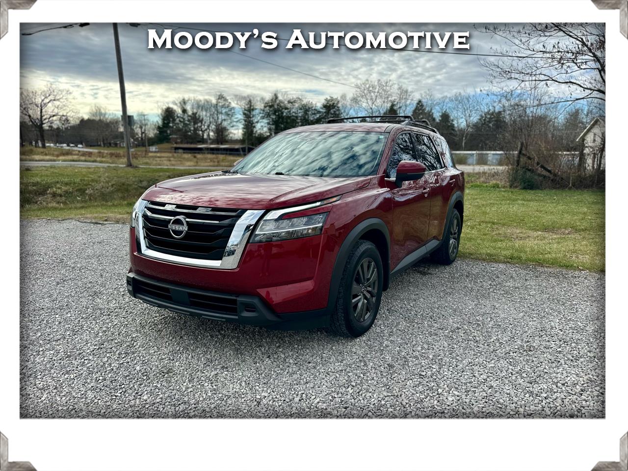 2022 Nissan Pathfinder SV