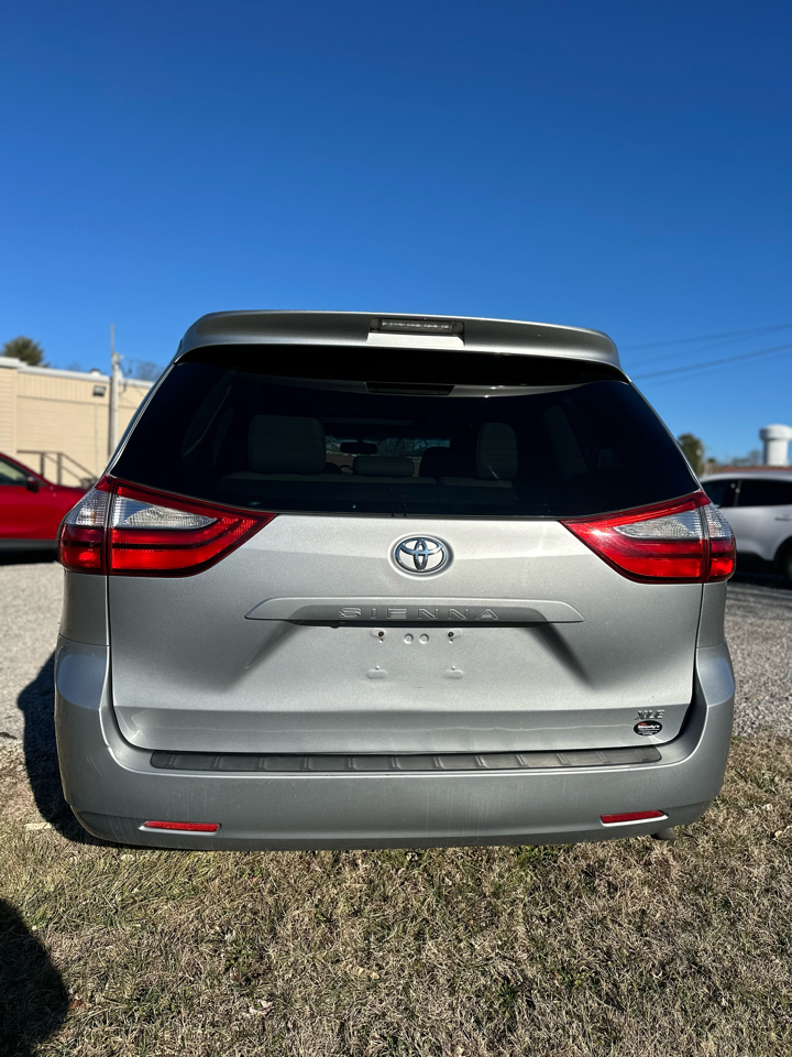 Toyota Sienna XLE FWD 8-Passenger V6 2015