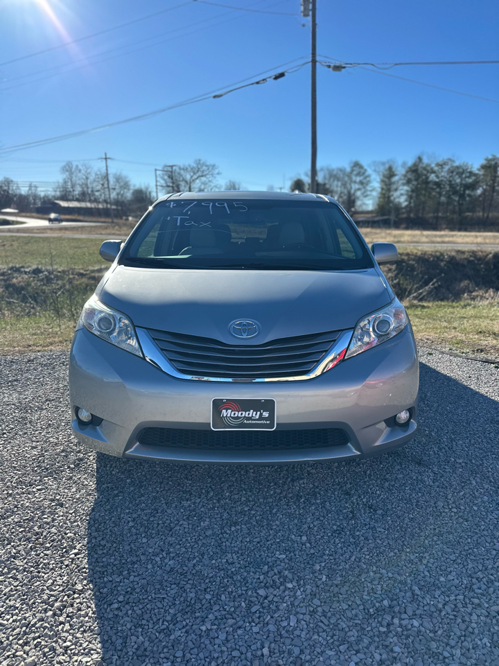 Toyota Sienna XLE FWD 8-Passenger V6 2015