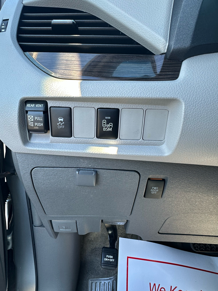 Toyota Sienna XLE FWD 8-Passenger V6 2015