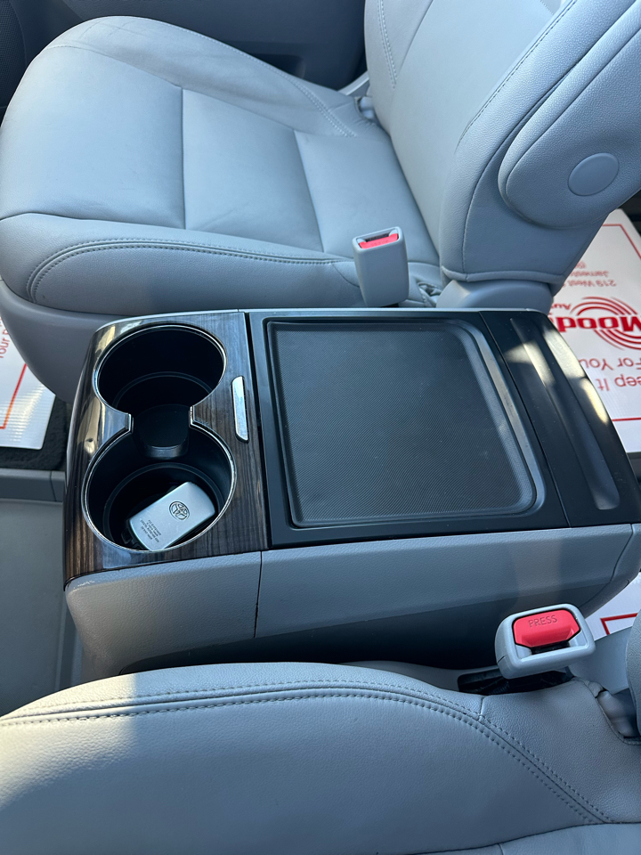 Toyota Sienna XLE FWD 8-Passenger V6 2015