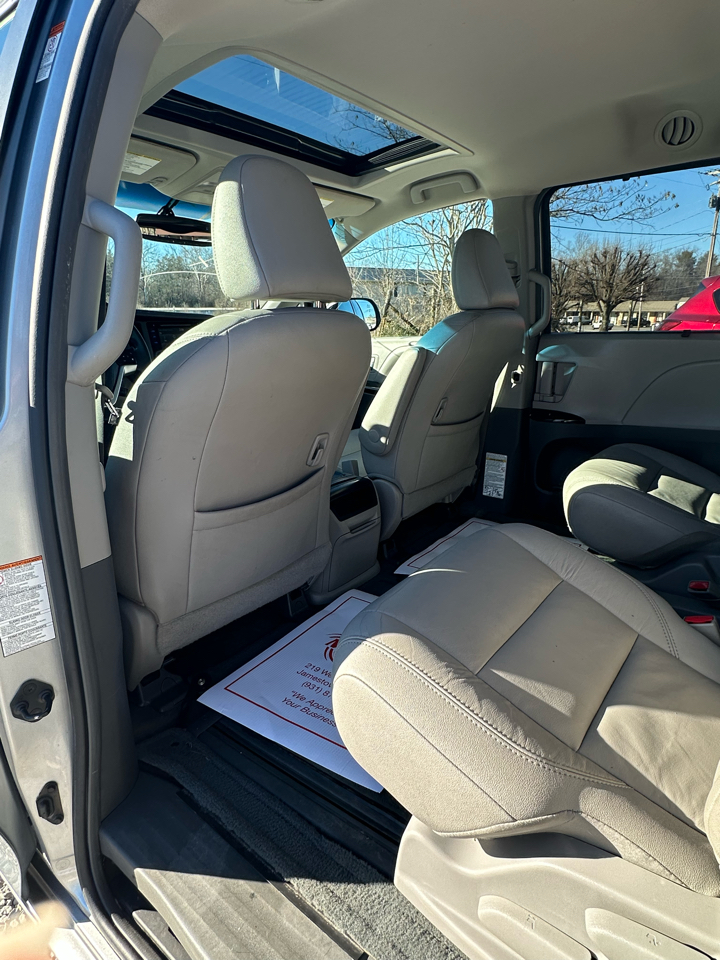 Toyota Sienna XLE FWD 8-Passenger V6 2015