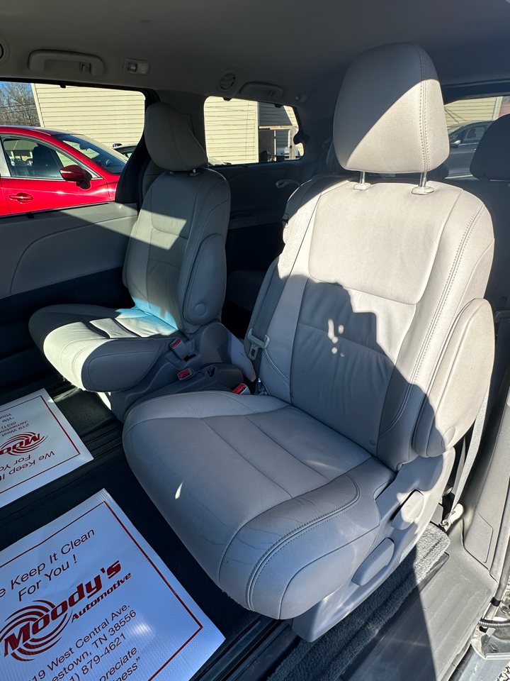 Toyota Sienna XLE FWD 8-Passenger V6 2015