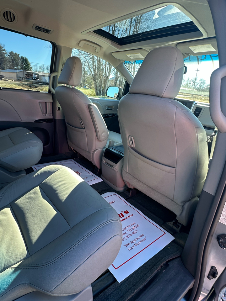 Toyota Sienna XLE FWD 8-Passenger V6 2015