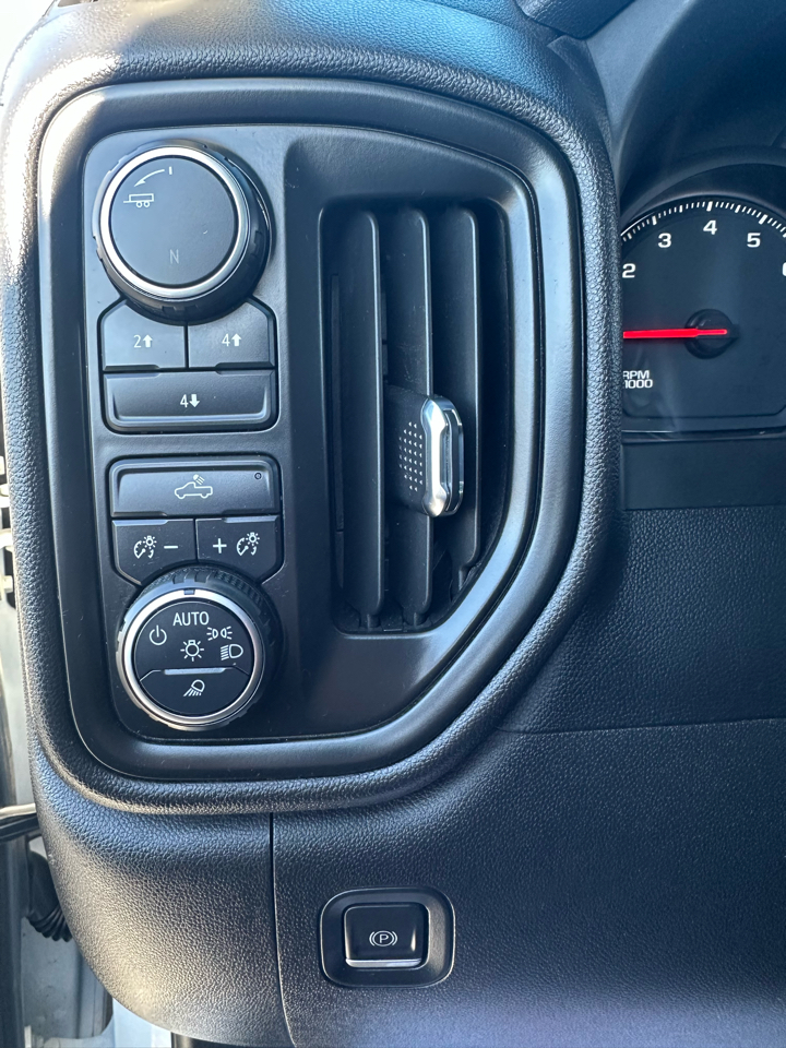 Chevrolet Silverado 2500HD Custom Crew Cab Long Box 4WD 2023