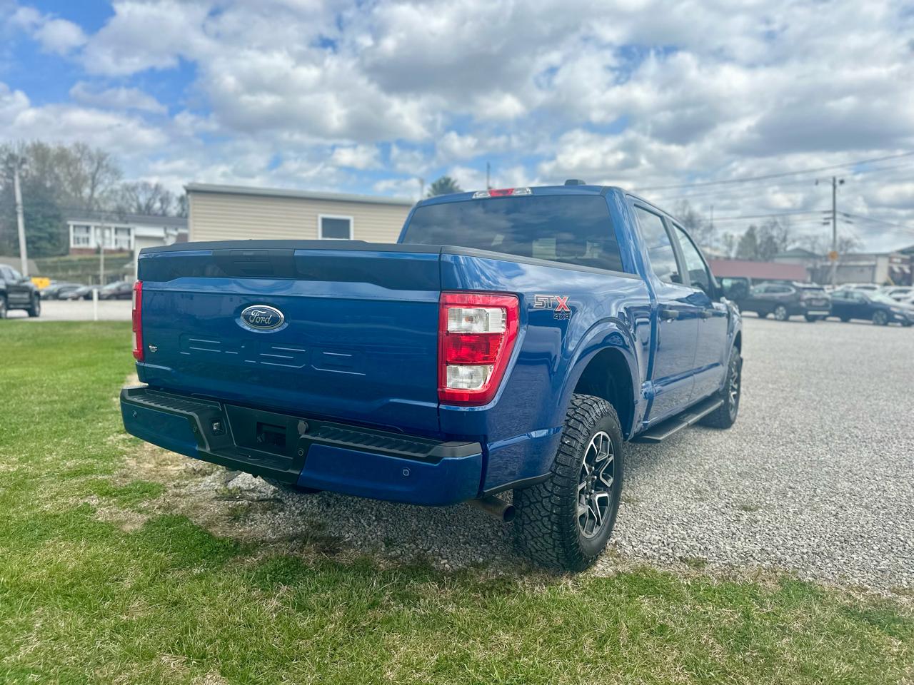 Ford F-150 4WD SuperCab 133" STX 2023