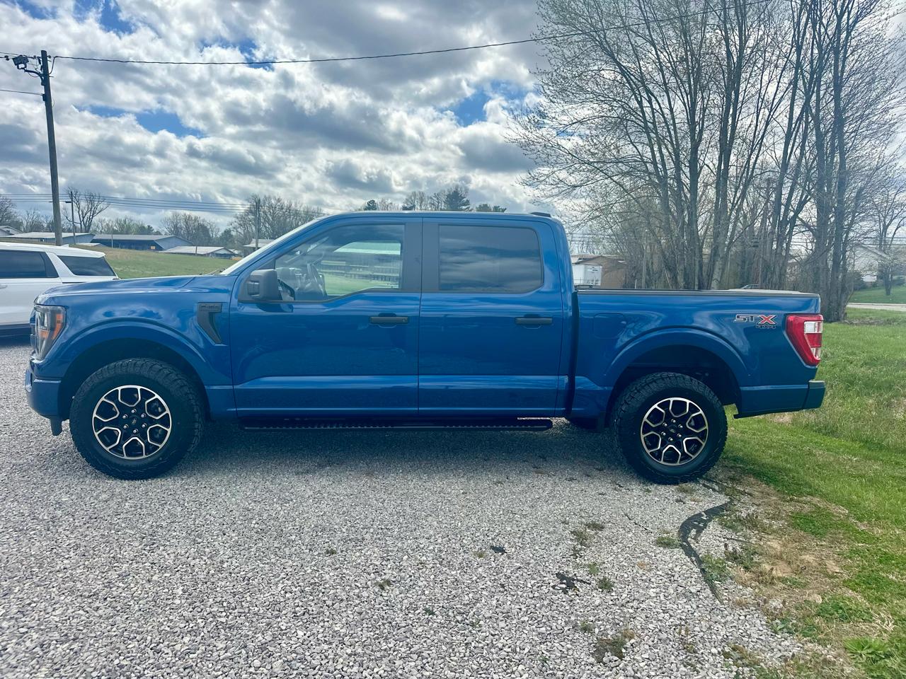 Ford F-150 4WD SuperCab 133" STX 2023