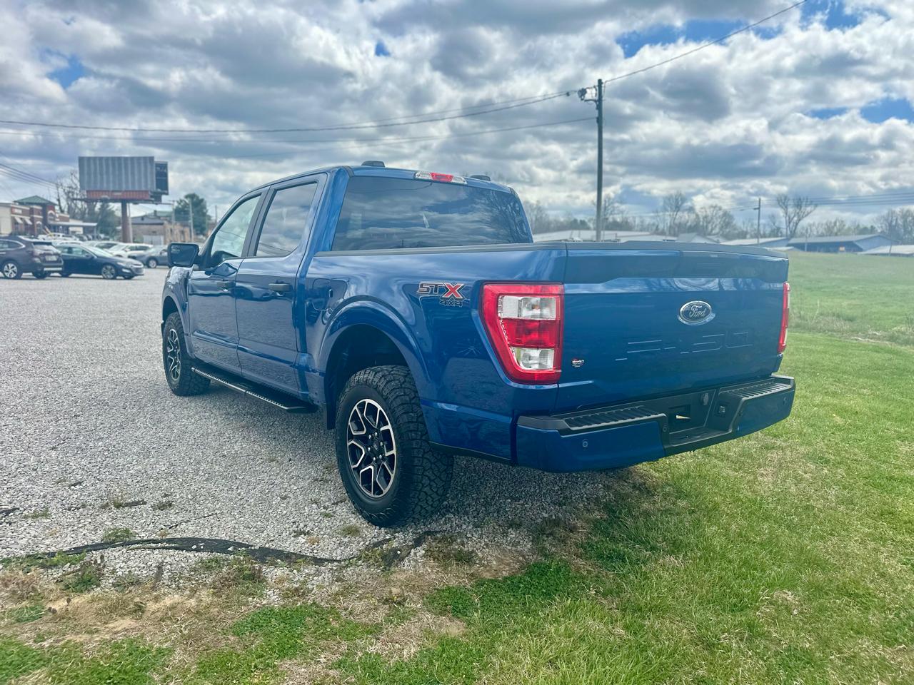 Ford F-150 4WD SuperCab 133" STX 2023