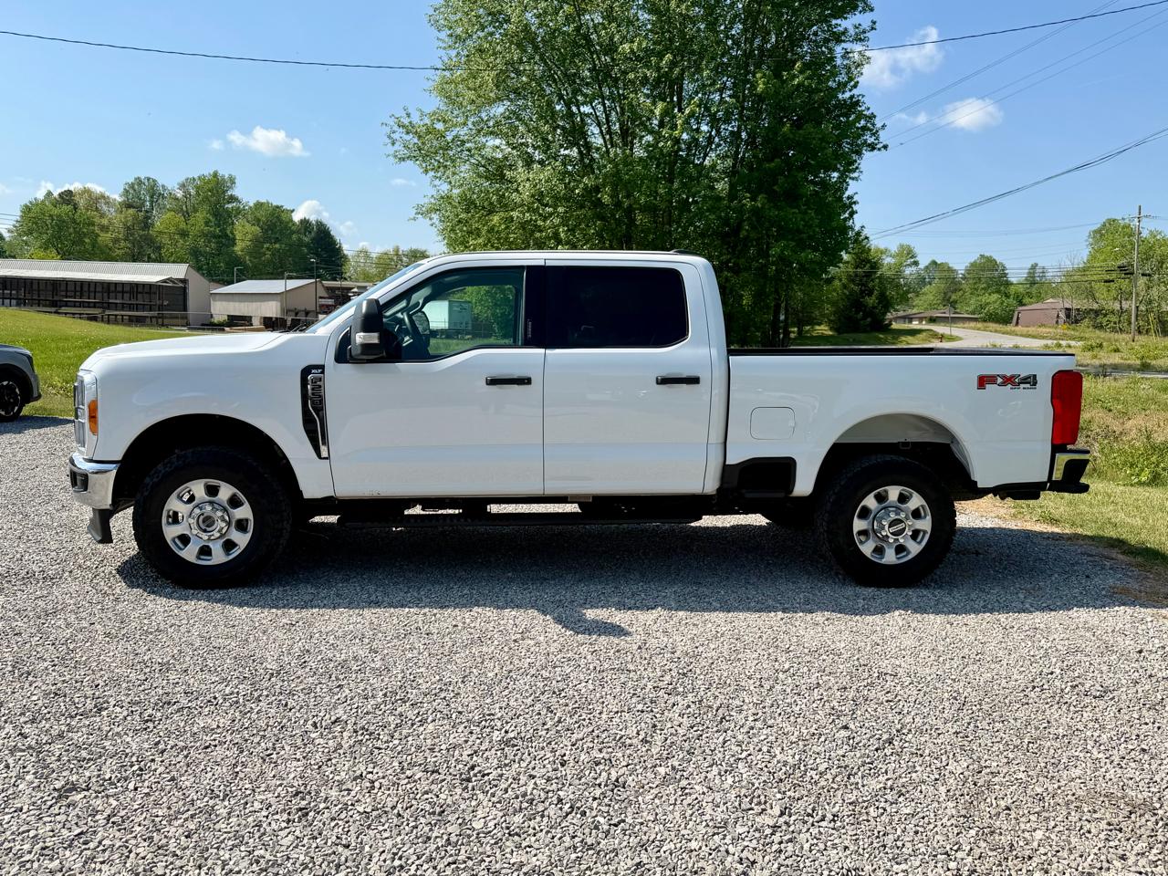 Ford F-250 SD Platinum Crew Cab 4WD 2023