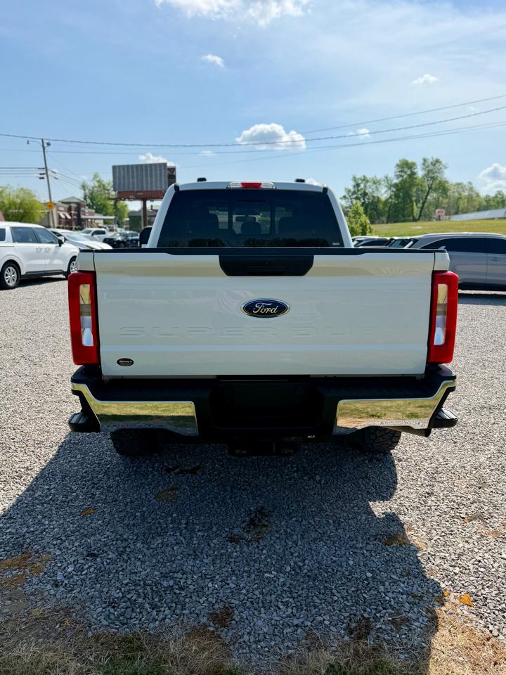 Ford F-250 SD Platinum Crew Cab 4WD 2023
