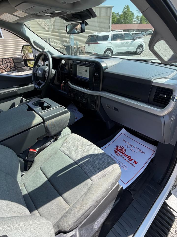 Ford F-250 SD Platinum Crew Cab 4WD 2023