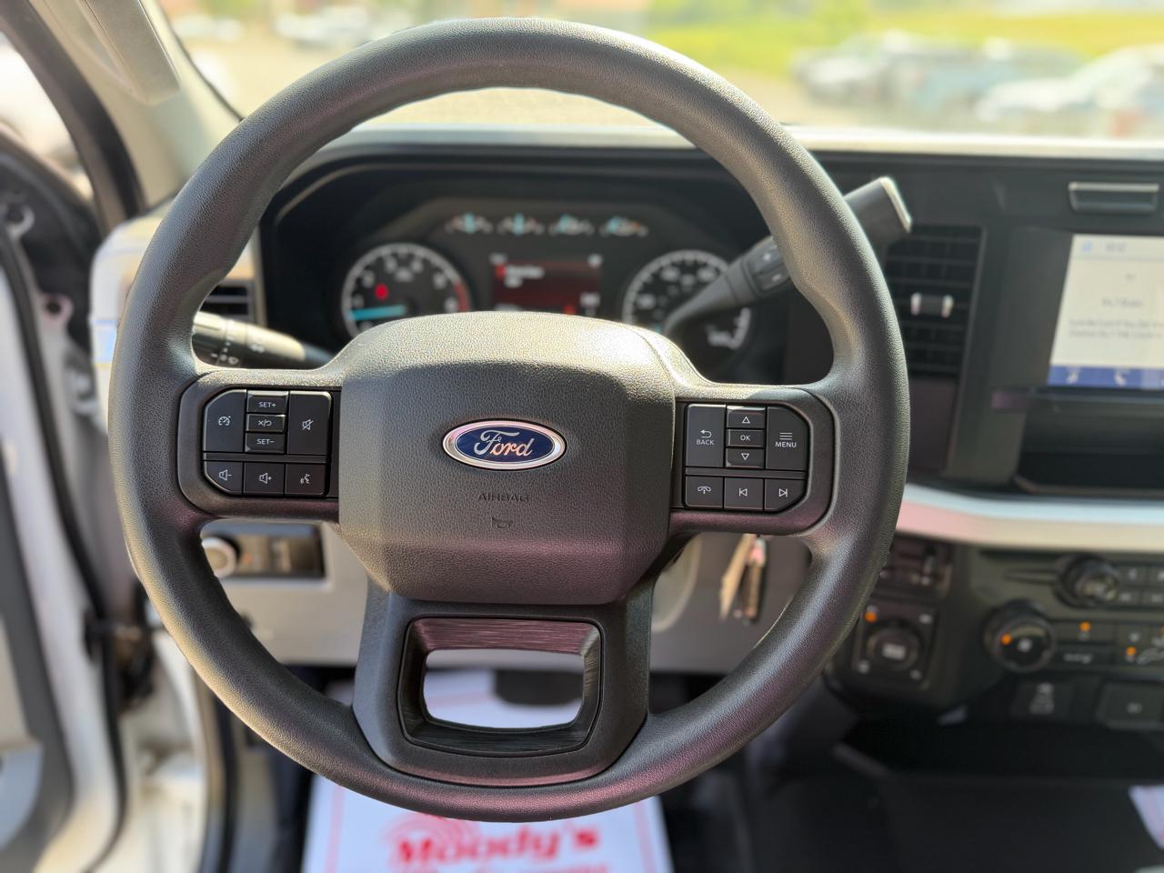 Ford F-250 SD Platinum Crew Cab 4WD 2023